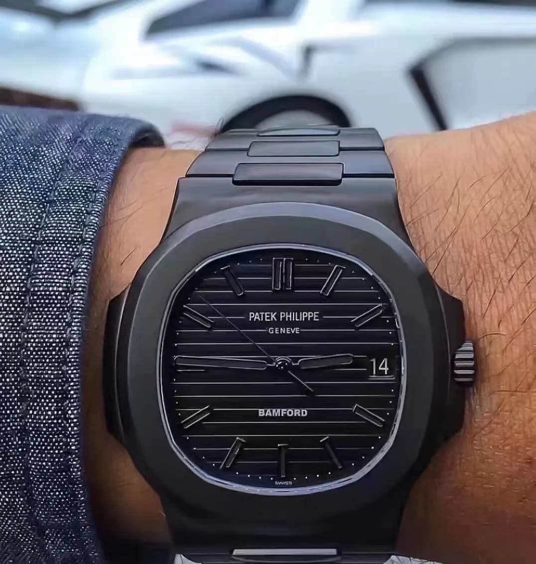 Patek Philippe - Nautilus AET 5711 40mm Black DLC/DLC Blk/Stk GRF MY9015