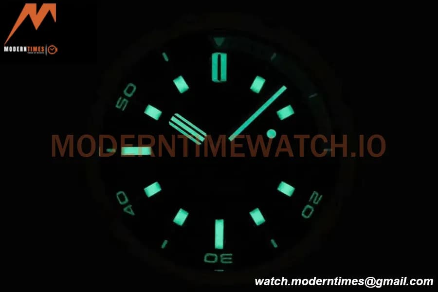Audemars Piguet - Royal Oak Diver 15720ST 42mm SS/RU Green APF A4308